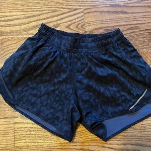 Lululemon Hotty Hot shorts tall. Black camo